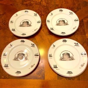 Williams Sonoma Bistro Plates - Set of 4